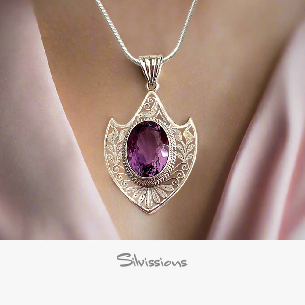 amethyst-necklace-in-sterling-silver-P-39-girl-height-1000-width-1000