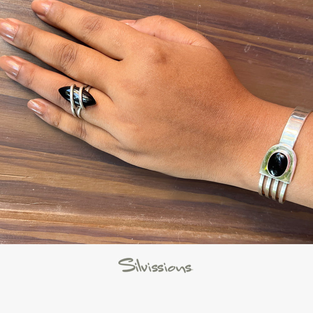 sterling-silver-black-gemstone-bracelet-B-23-ring-height-1000-width-1000