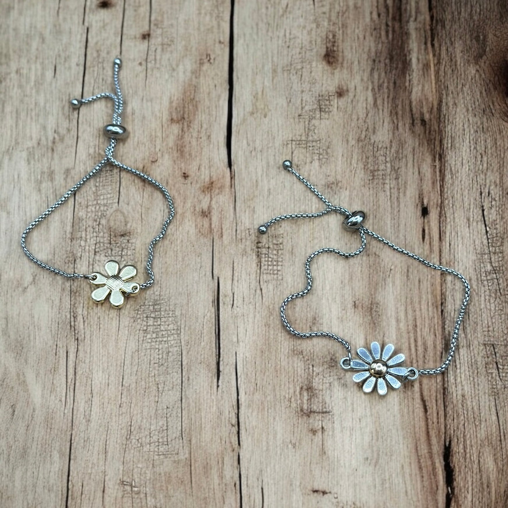 Adjustable Bracelet - Daisy