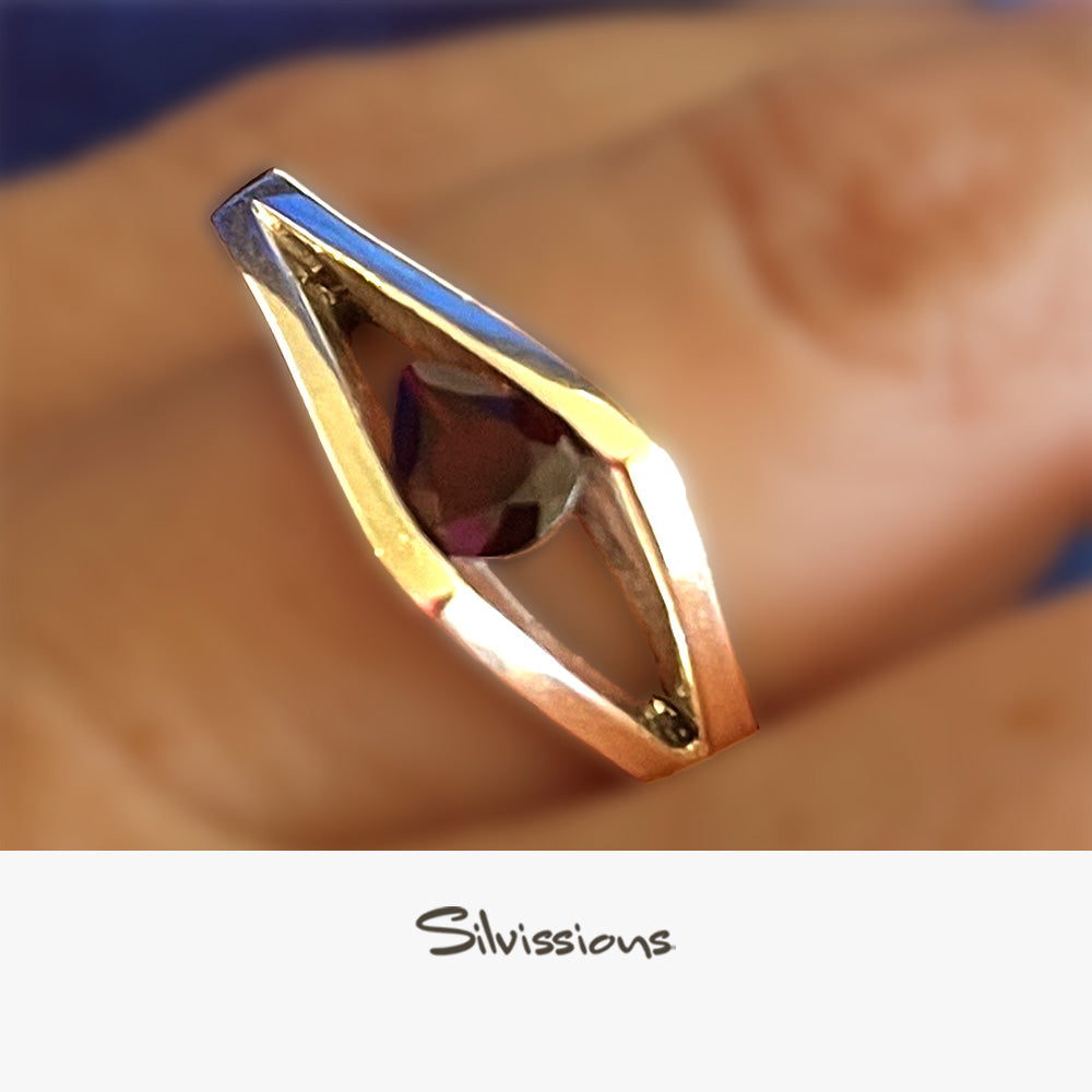 sterling-silver-red-garnet-gemstone-ring-finger-R-39-height-1000-width-1000