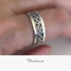 sterling-silver-ring-R-12-hand-height-1000-width-1000